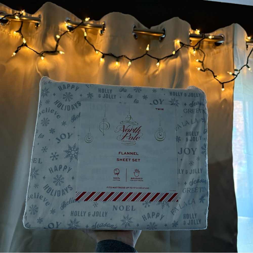North Pole Flannel Sheet Set - Festive White